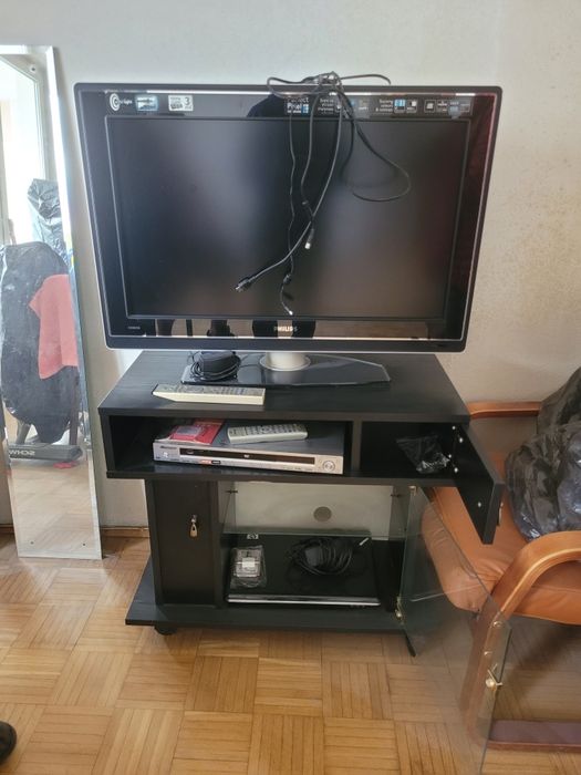 Telewizor ze zdjęcia