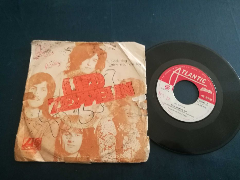 LED ZEPPELIN - Black Dog / Misty Mountain Hop (Edição Portuguesa - 1972) SINGLE