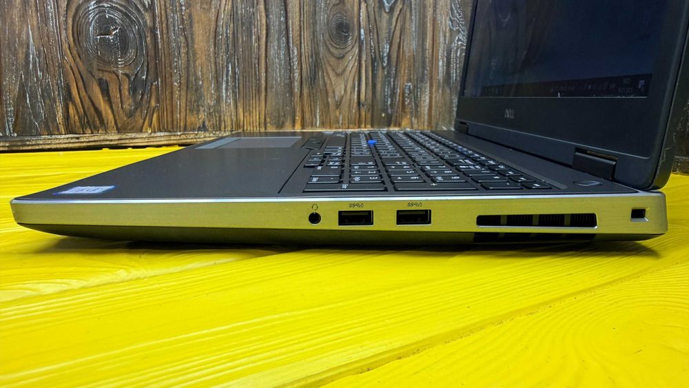 Потужний Професійний Ноутбук Dell Precision 7540 /Quadro T1000 4 GB