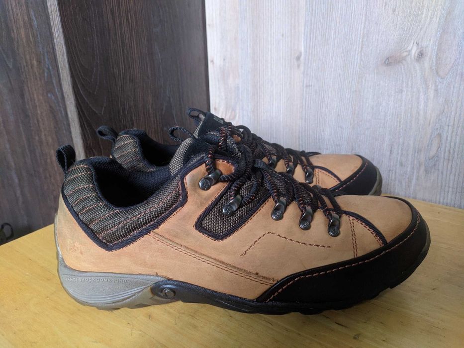 Caterpillar - шкіряні кросівки