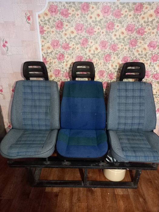 Продам сидіння до мікроавтобуса в гарному стані.