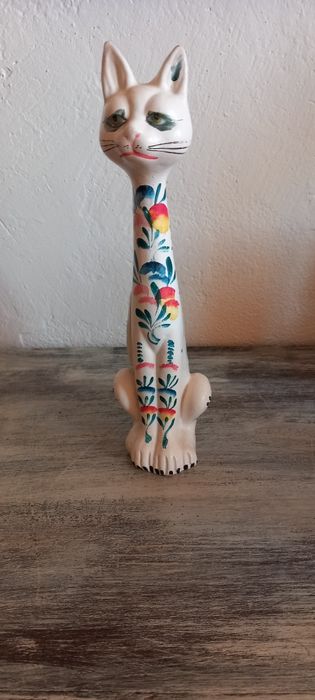 Vendo gato  para decoração  da loja do gato preto