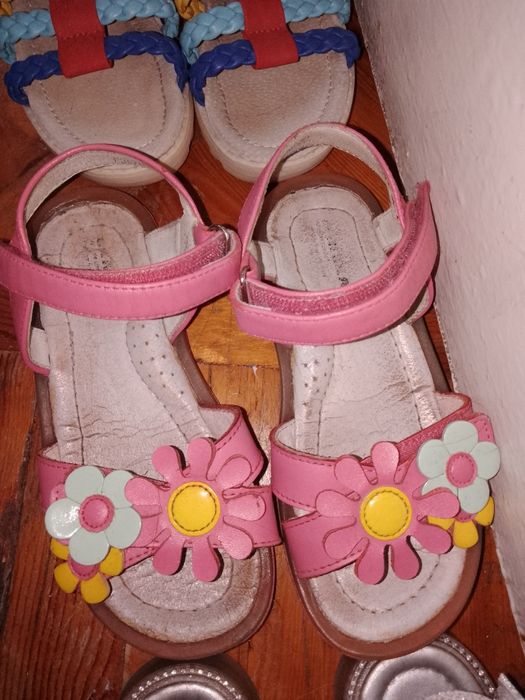 Босоніжки для дівчаток