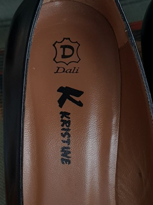 Sapatos de salto pretos