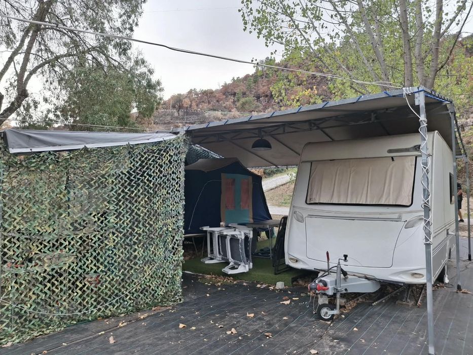 Caravana Esmeralda + atrelado tenda + cozinha + toldo fixo