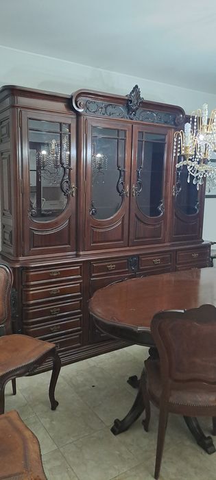 Móvel de sala e candeeiro