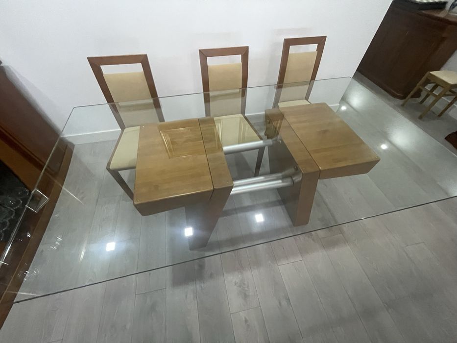 Mesa de jantar e 6 cadeiras