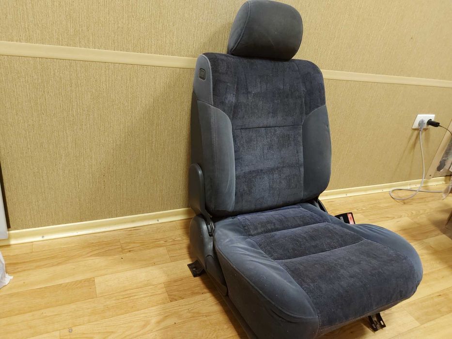 Сиденье автомобильное