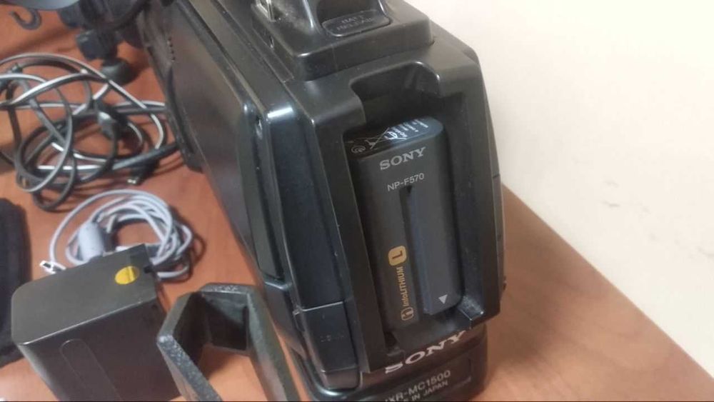 Професійна відеокамера Sony HXR-MC1500. (Повний комплект.)