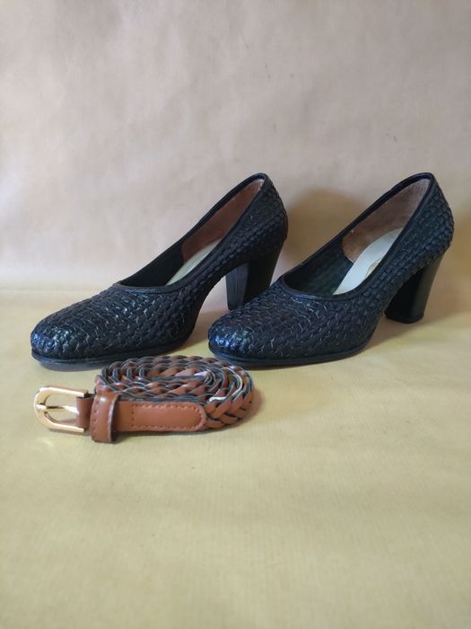 Sapatos em pele tam. 36 novos  vintage