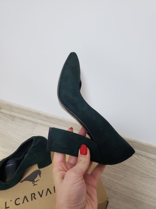 Продам замшевые туфли L Curvuri