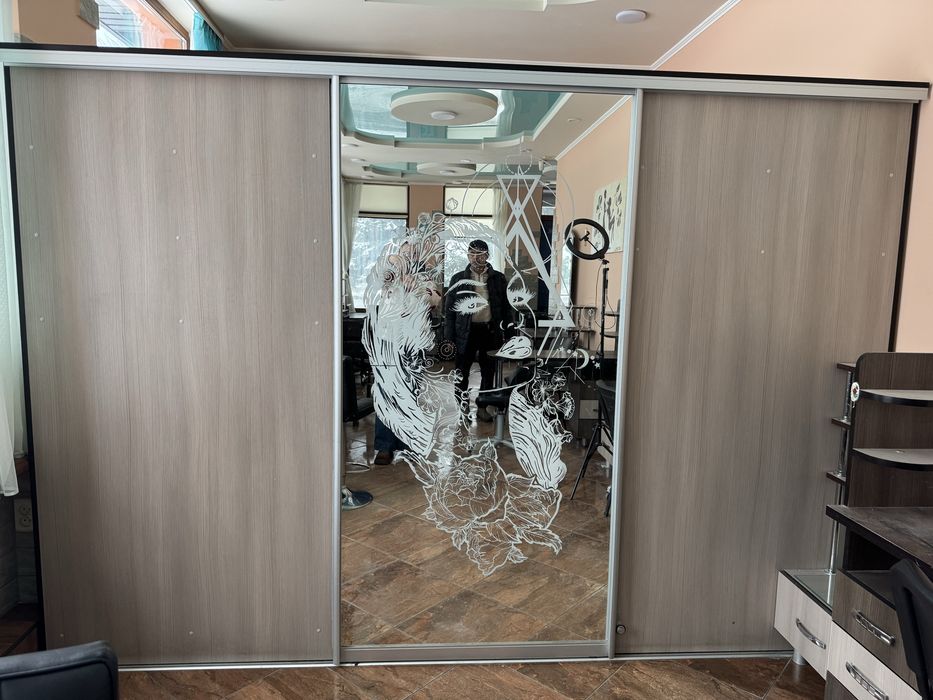 Уцінка -20 відсотків на все Меблі з перукарні.світильники від павербан