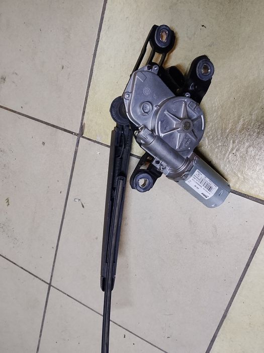 Silniczek wycieraczek VW up golf 7 mii