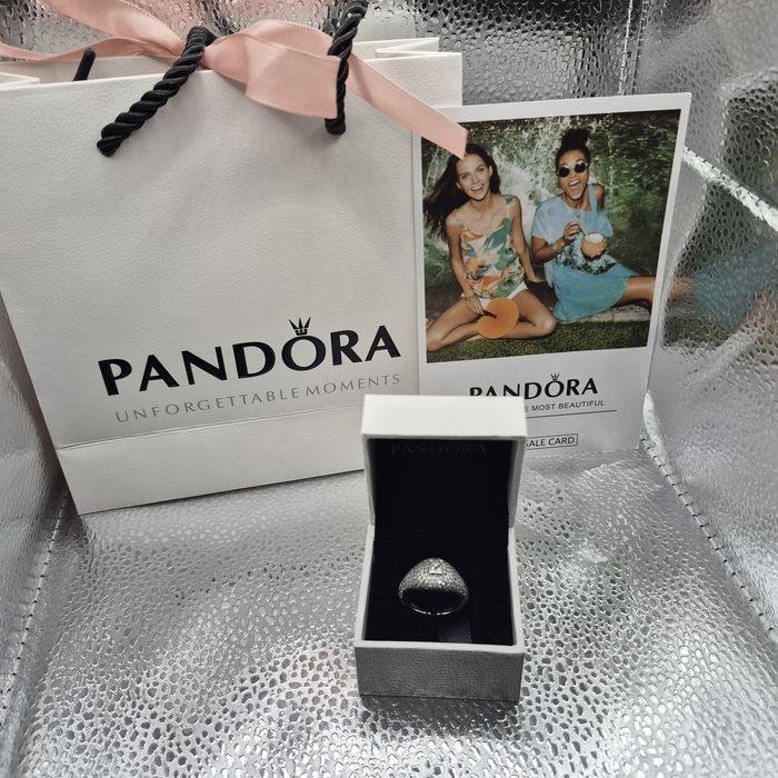 Anel Pandora Pavé Square Cocktail