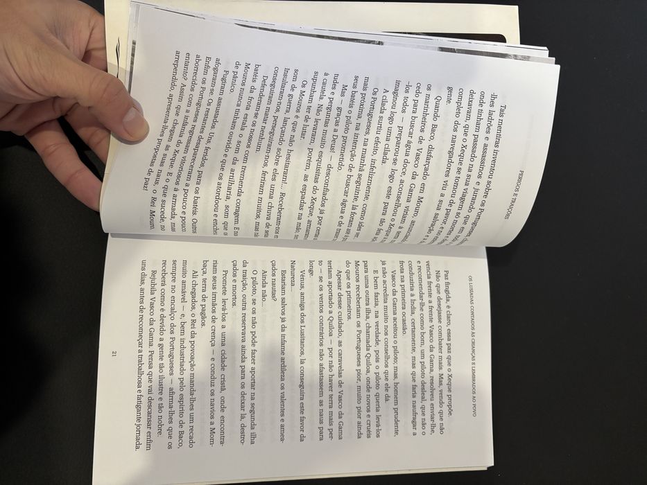 Livro Os Lusíadas de Luis Vaz de Camões Contados às crianças