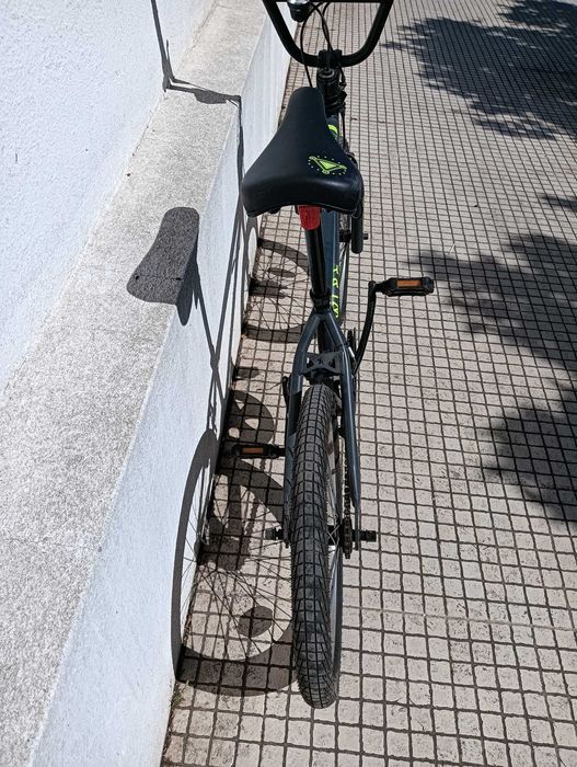 Bicicleta BMX B'Twin Wipe 300