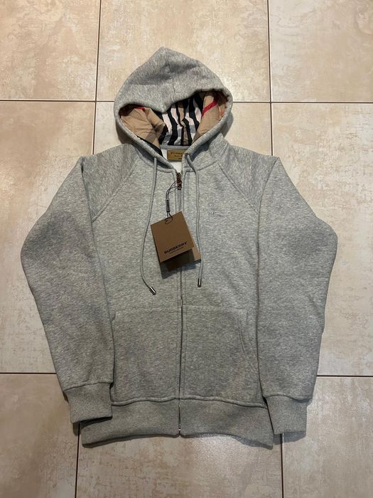 Bluza z kapturem marki Burberry.