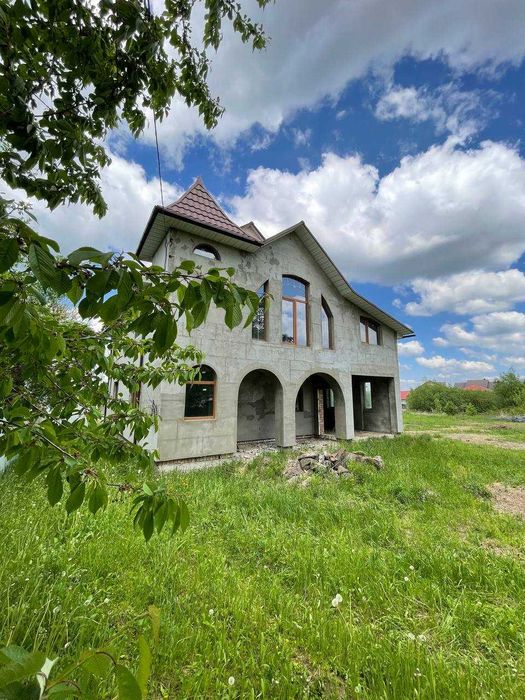 Продаж добротного цегляного будинку в м. Косів