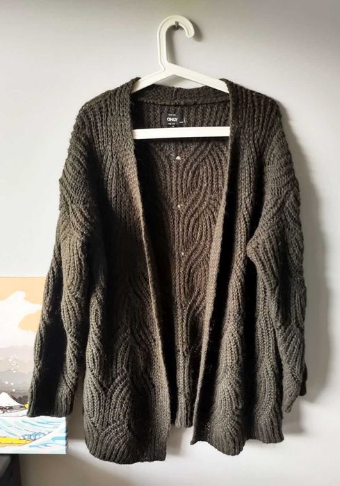 Oliwkowy prosty kardigan splot