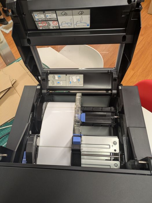 Epson c6500ae como nova