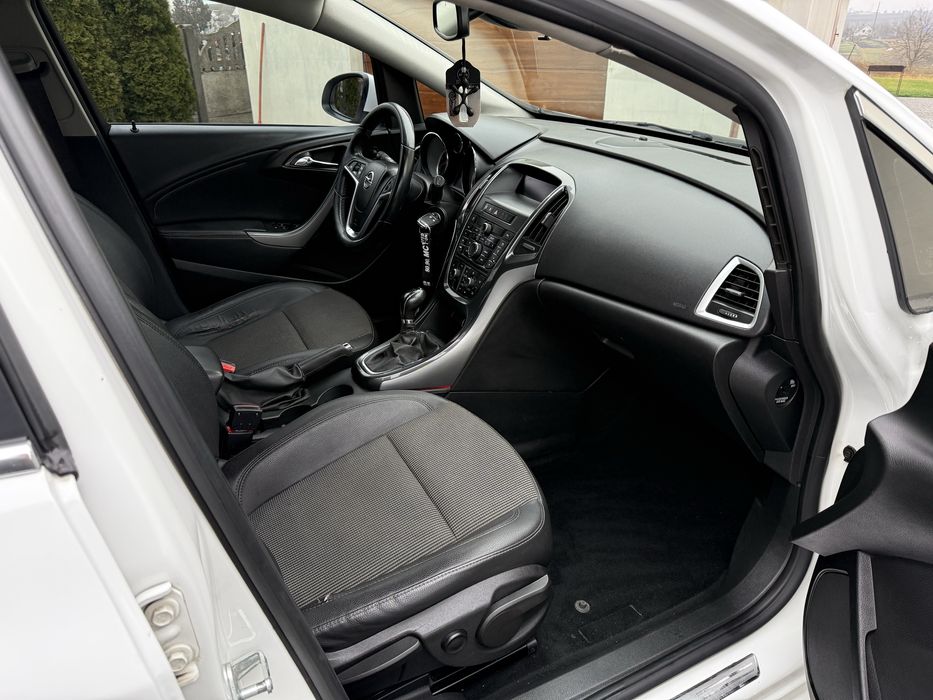 Продам Opel Astra Sports Tourer 1.7 cdti