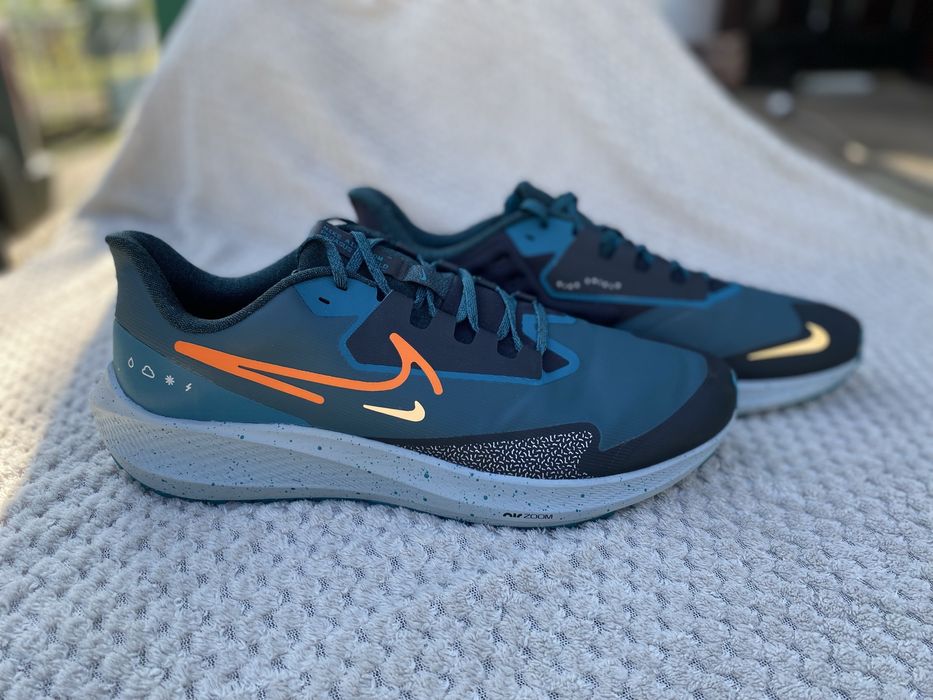 Продам нові кросівки Nike, 49,5 розмір (33см)