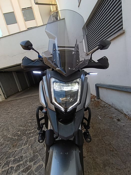 Honda NC750X (2016) – Prata/Cinzento – Excelente Estado + Extras