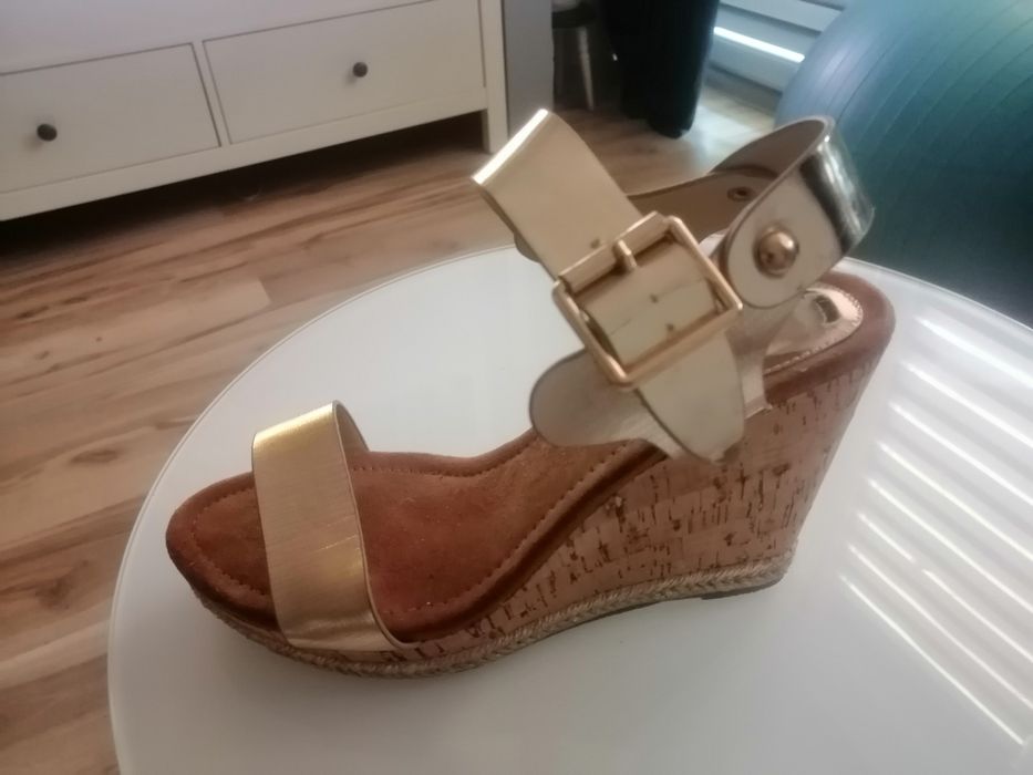 Śliczne buty na platformie