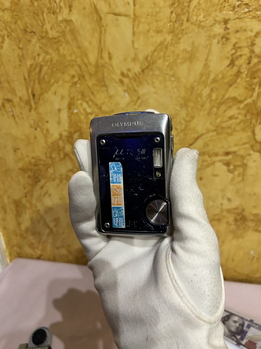 Вінтажна водонепроникна камера Olympus µ 770 SW + міні-штатив (Y2K / Retro)