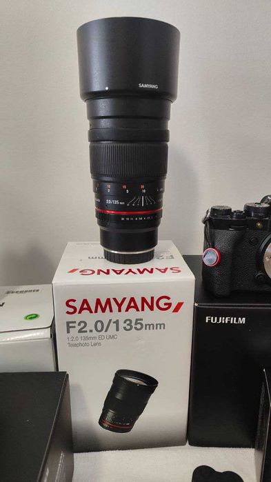 Objectiva Samyang 135mm f/2.0