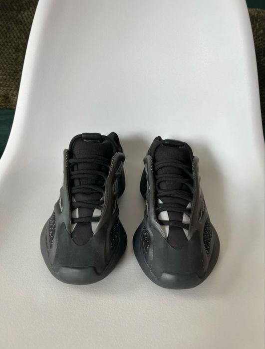 Buty Yeezy Boost 700 Adidas 38