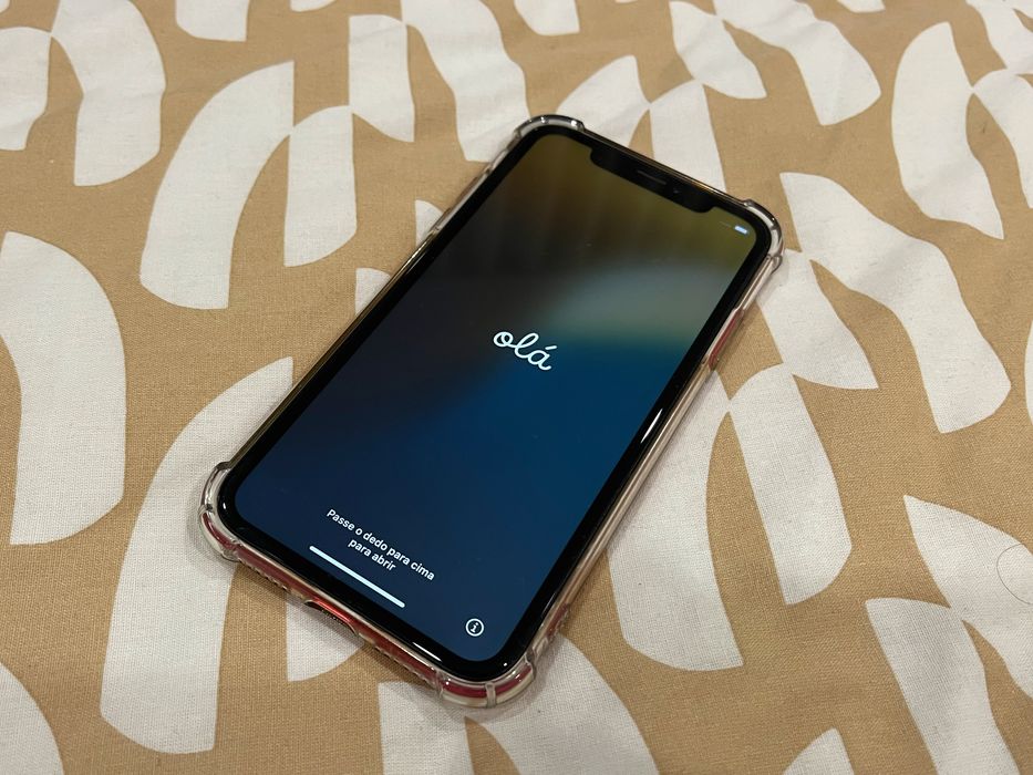 iPhone XR de 64GB (Product Red) - Impecável