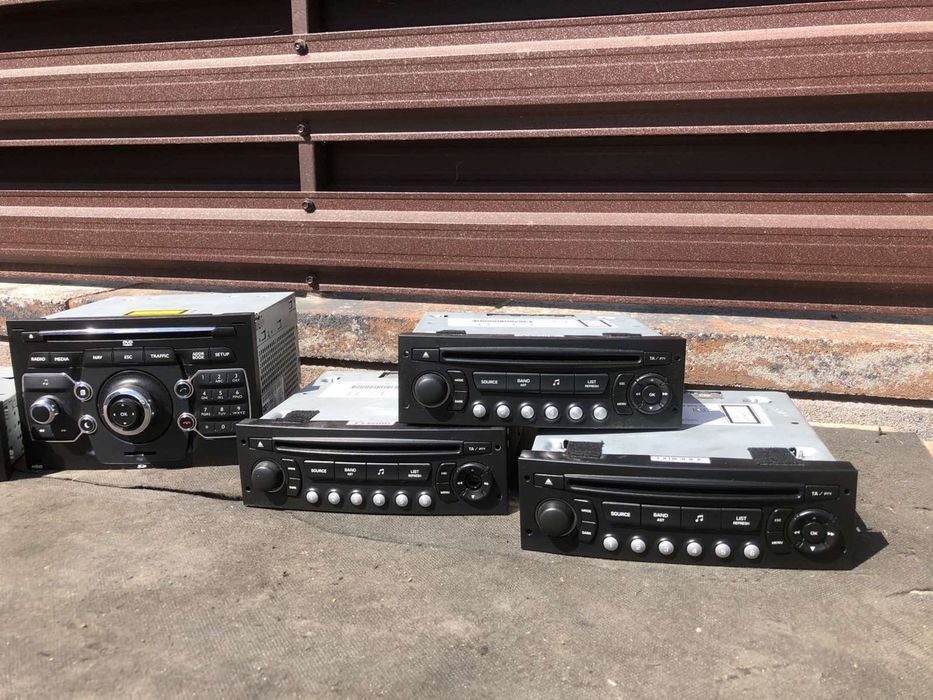 Автомагнитола штатна Peugeot 3008 5008 Магнітофон Citroën