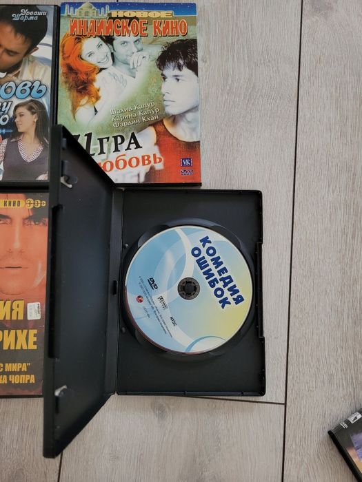 Индийское кино.  DVD диски . Одним лотом. Цена за все диски.