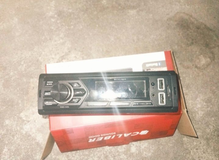 Radio auto Caliber