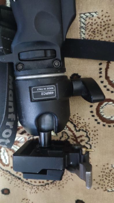 Монопод Manfrotto 685B + голова 486RC2