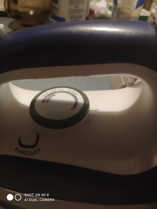 Żelazko ze spryskiwaczem