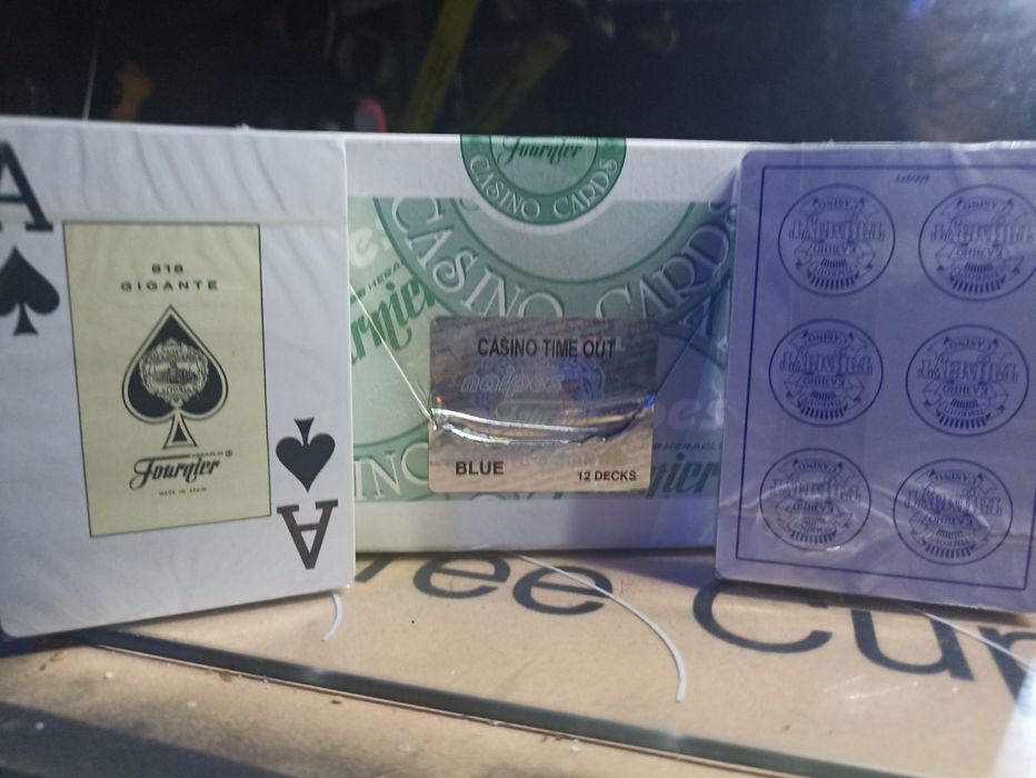 Продам упаковку игральных карт!