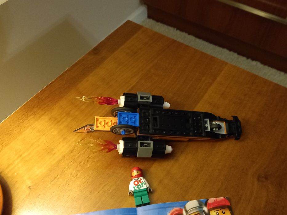 Lego CITY samochód wyścigowy 60178