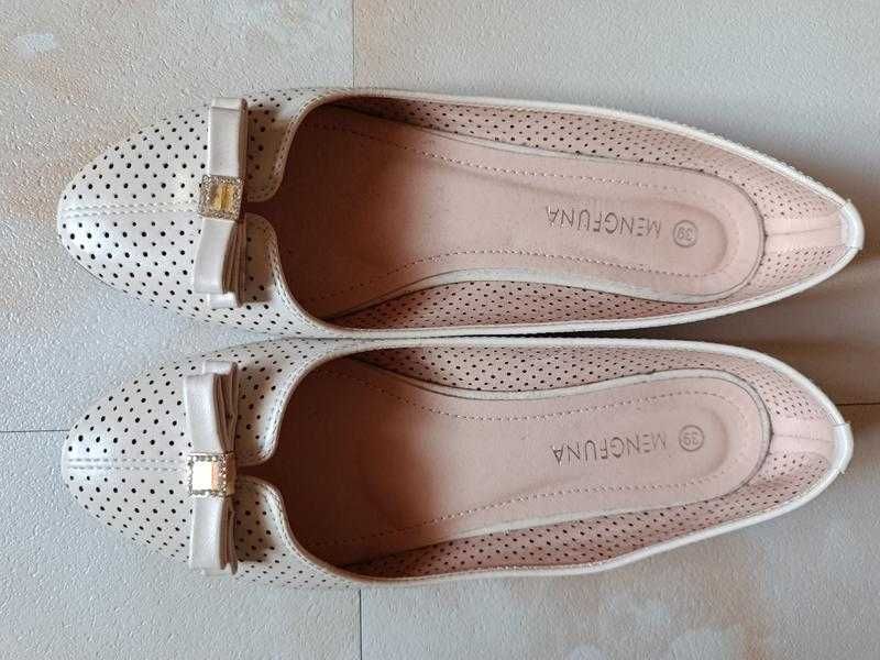 Туфлі балетки бежеві 38 розмір