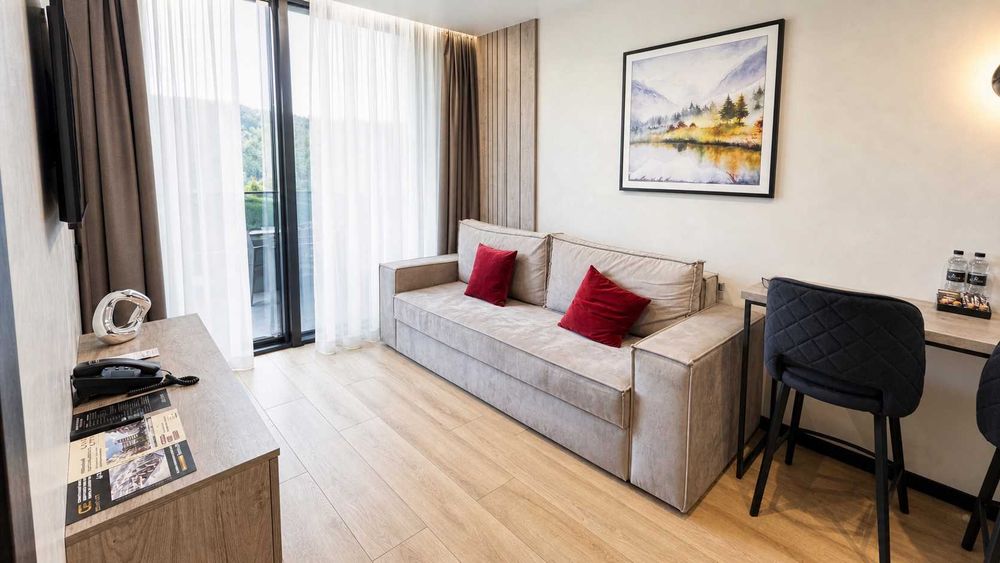 Статусна нерухомість у центрі Буковелю - готель GLACIER PREMIUM APARTMENTS. Вихід на спуск 14