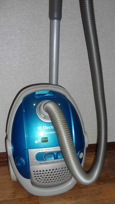 пылесос Electrolux ZUS3385P на детали