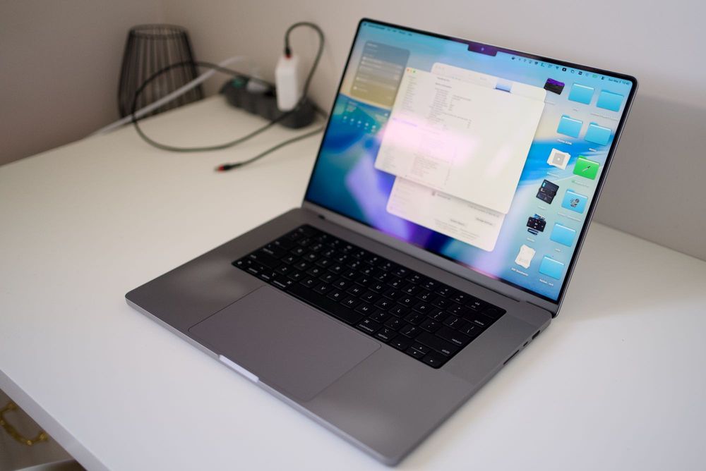 MacBook Pro 16” 2021 [M1 Pro][16GB][1TB][stan bardzo dobry] Space Gray