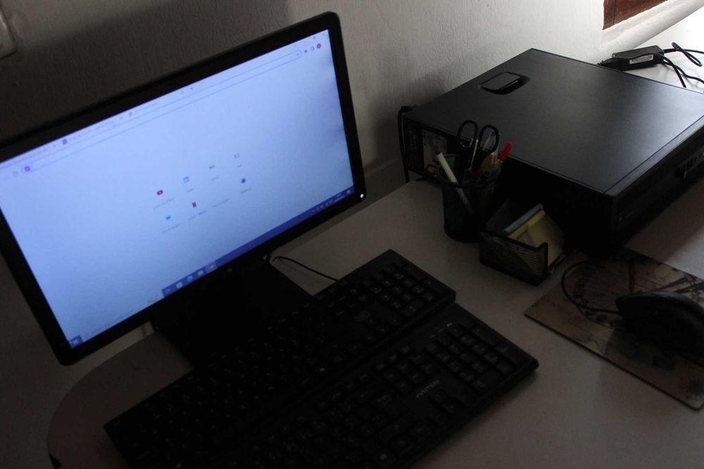 Computador Desktop + Monitor + Teclado