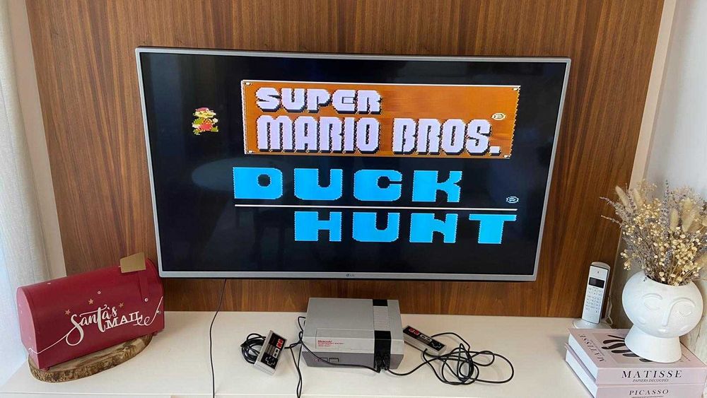 Consola Nintendo NES + 2 comandos