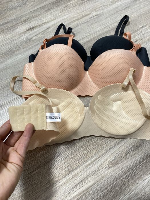 Бюстгальтери нові