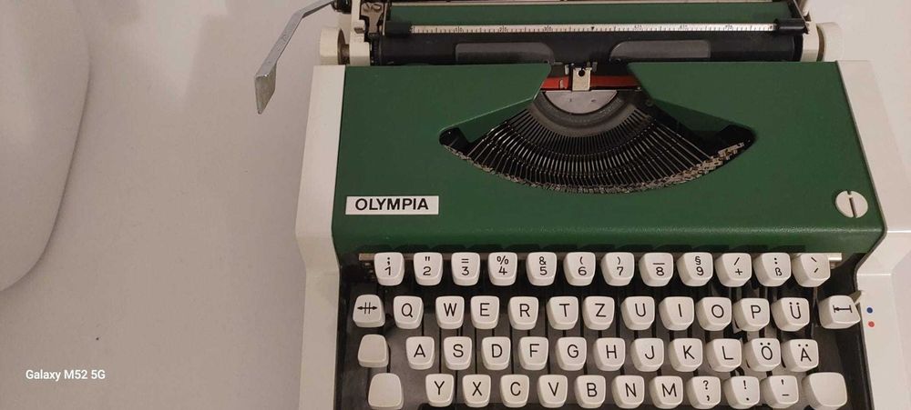 Maszyna do pisania OLYMPIA+ oryginalna walizkaa