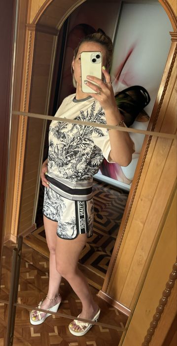 Люксовый костюм премиум качества CD