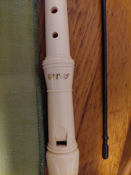 Блокфлейта Aulos.