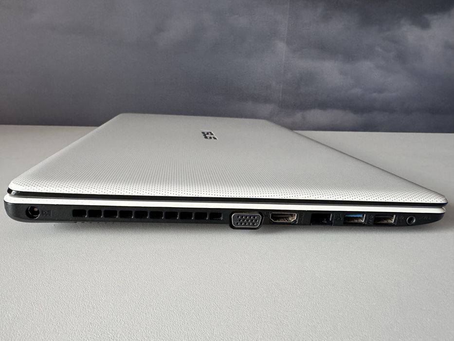 Laptop ASUS X550CA | Intel Pentium | 8GB RAM | Dysk 512GB | Nowa ładowarka
